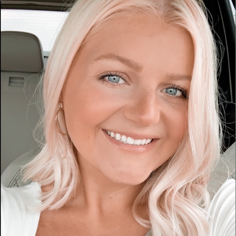 Meet your Posher, Carlie